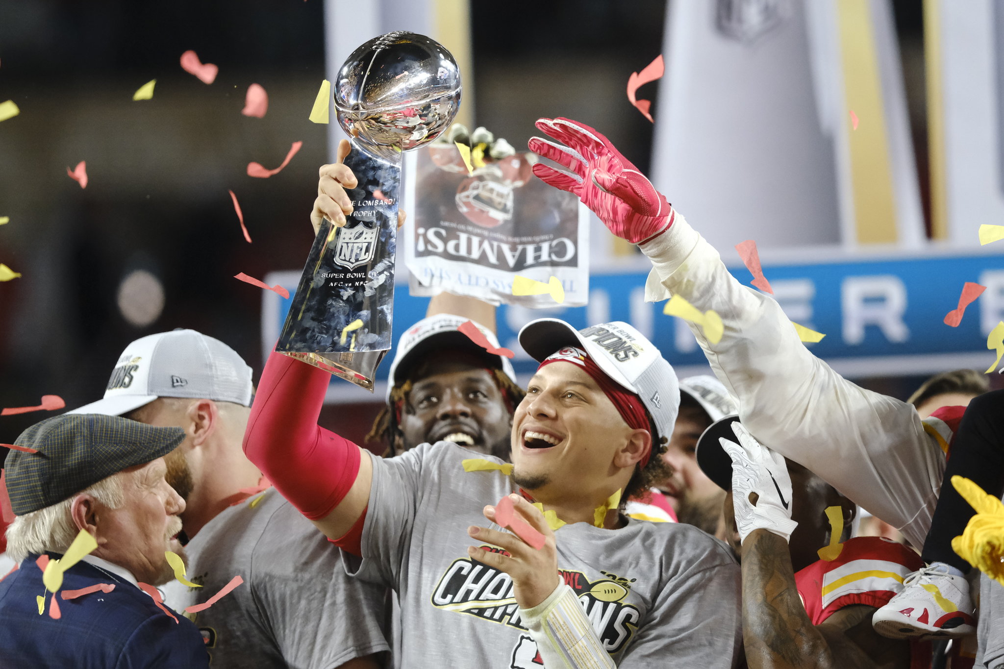 WATCH: Chiefs return to Kansas City with Lombardi Trophy after Super Bowl  win - ABC17NEWS