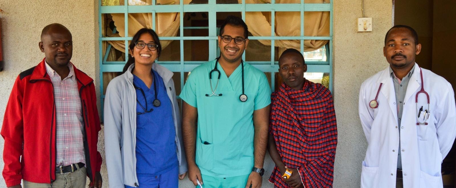 volunteers with ProjectAbroad