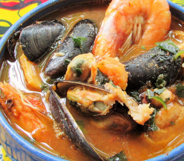 Cat Fish and Seafood Pepper Soup(Ghana meets Nigeria) By Nigerian Lazy Chef