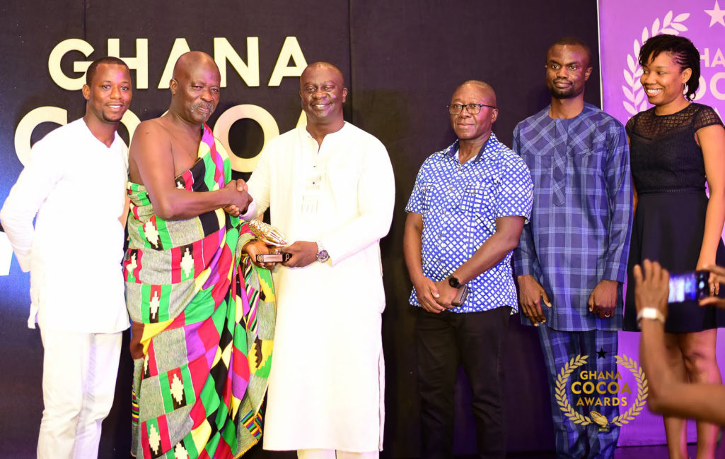 Returnee Spotlight: How Edmund Poku Left Investment Banking On Wall Street To Start A Multi-million Dollar Cocoa Business 3 The MD of Niche Cocoa receiving an Award