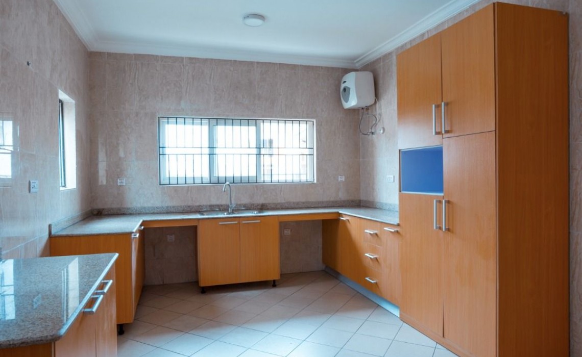 A typical kitchen at Golf Estate