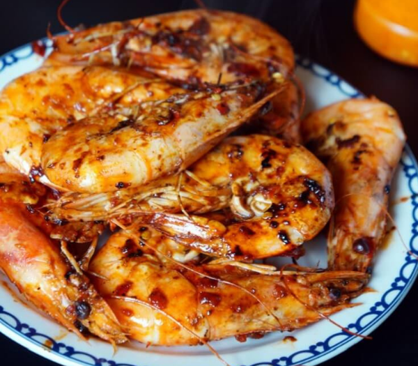 Spicy Peri Peri Prawns with Homemade Piri-Piri Sauce By Yummy Medley