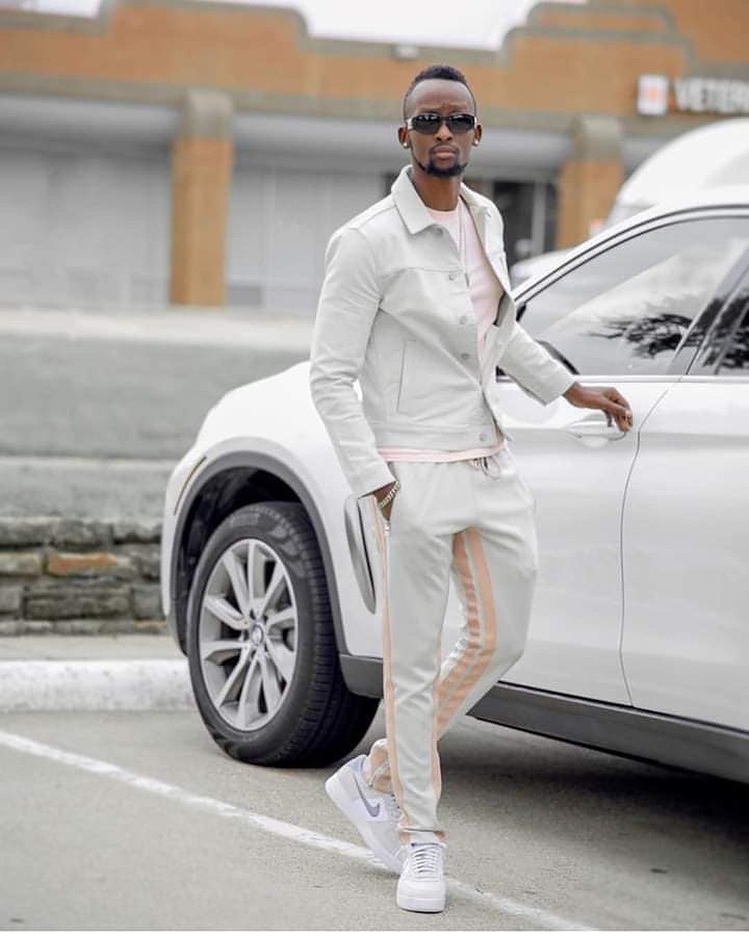 Immaculately fashioned to suit his ride (Photo credit: Facebook.com)