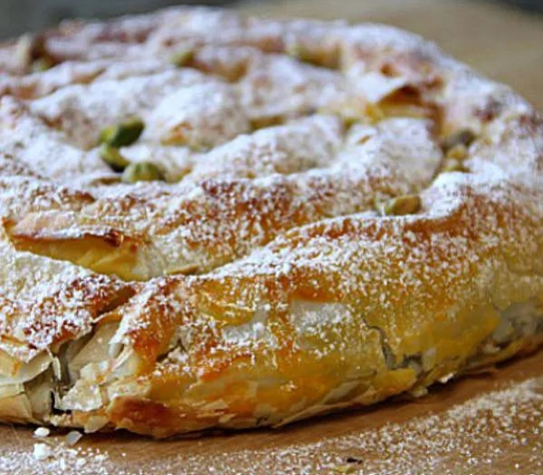 (M'hancha)Moroccan Almond Snake Pastry By The Spruce Eats