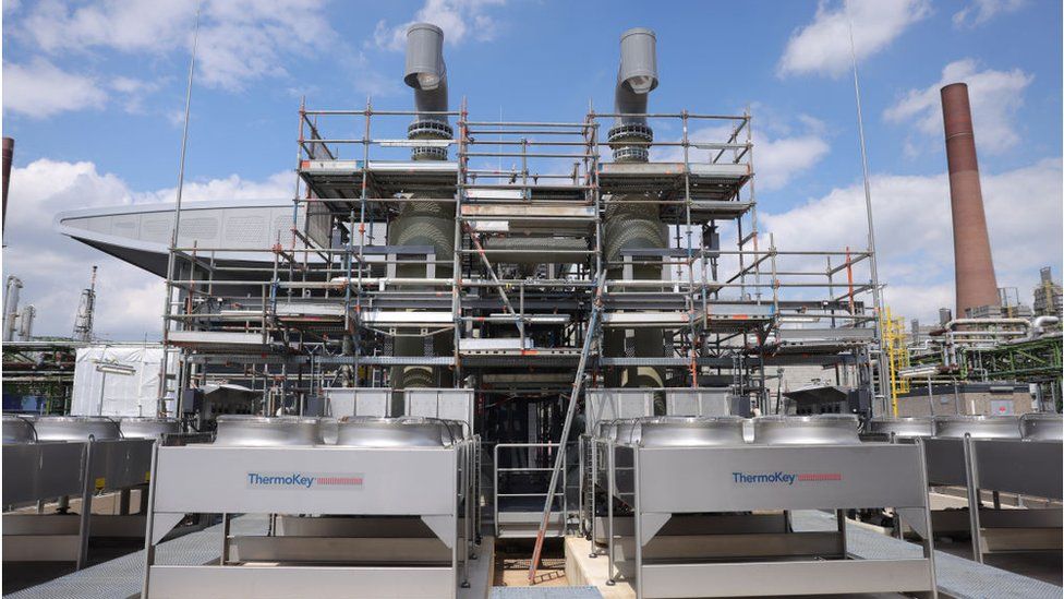 A costly hydrogen production plant for making renewable energy A costly hydrogen production plant for making renewable energy