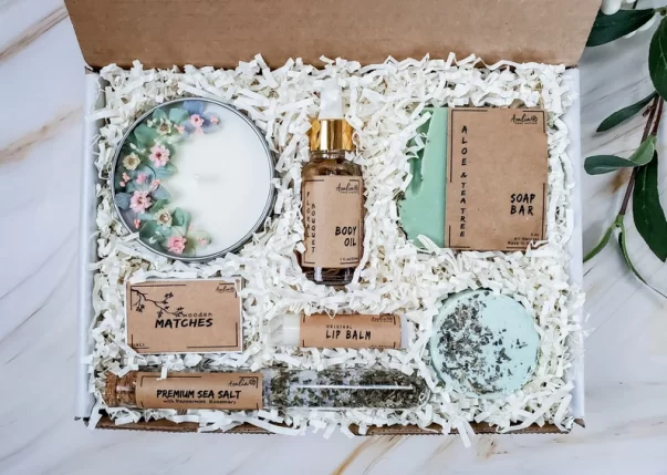 Gift for mom, Spa gift set, Bath and beauty gift box, Gift for her, Birthday gift box, Self care package