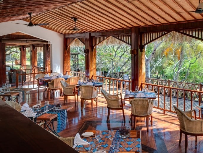 Golfinho Restaurant & Bar